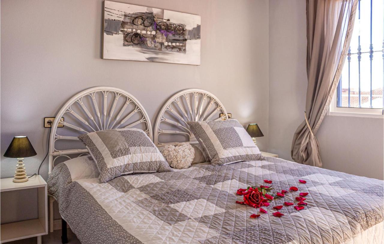 Stunning Apartment In Торевиеха Екстериор снимка